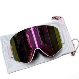 NWT Blenders Women’s Aura white Pink Ski Goggles Case Nighttime Lens EUC 100% UV